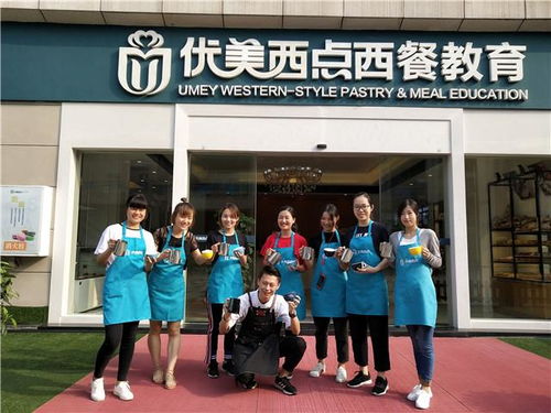 美女、咖啡、拉花 這場優雅的邂逅唯獨缺你不行